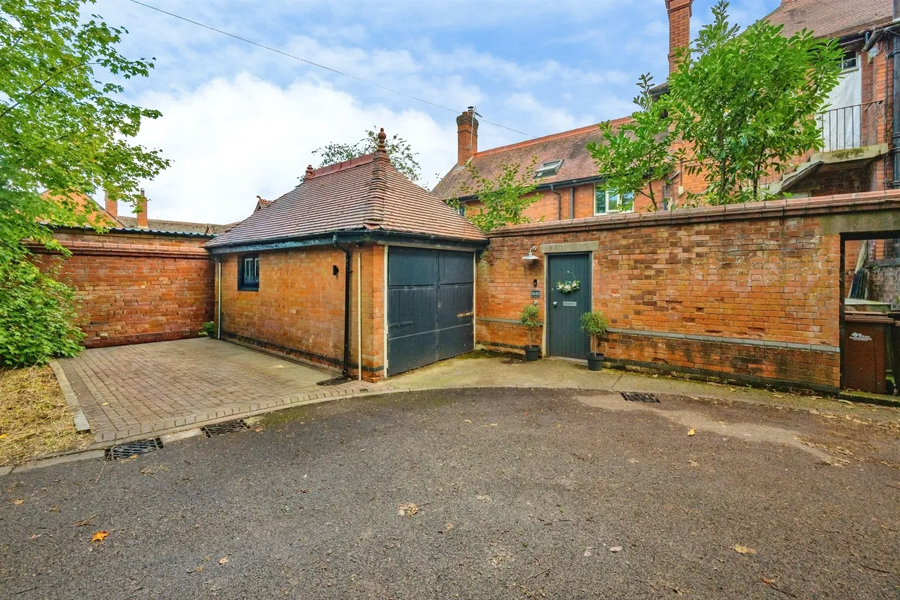 Hawthornden Manor, Uttoxeter, ST14, photo 3