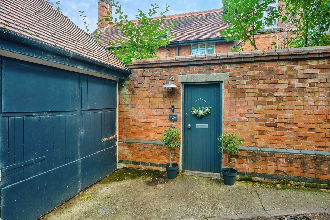 Hawthornden Manor, Uttoxeter, ST14, photo 2