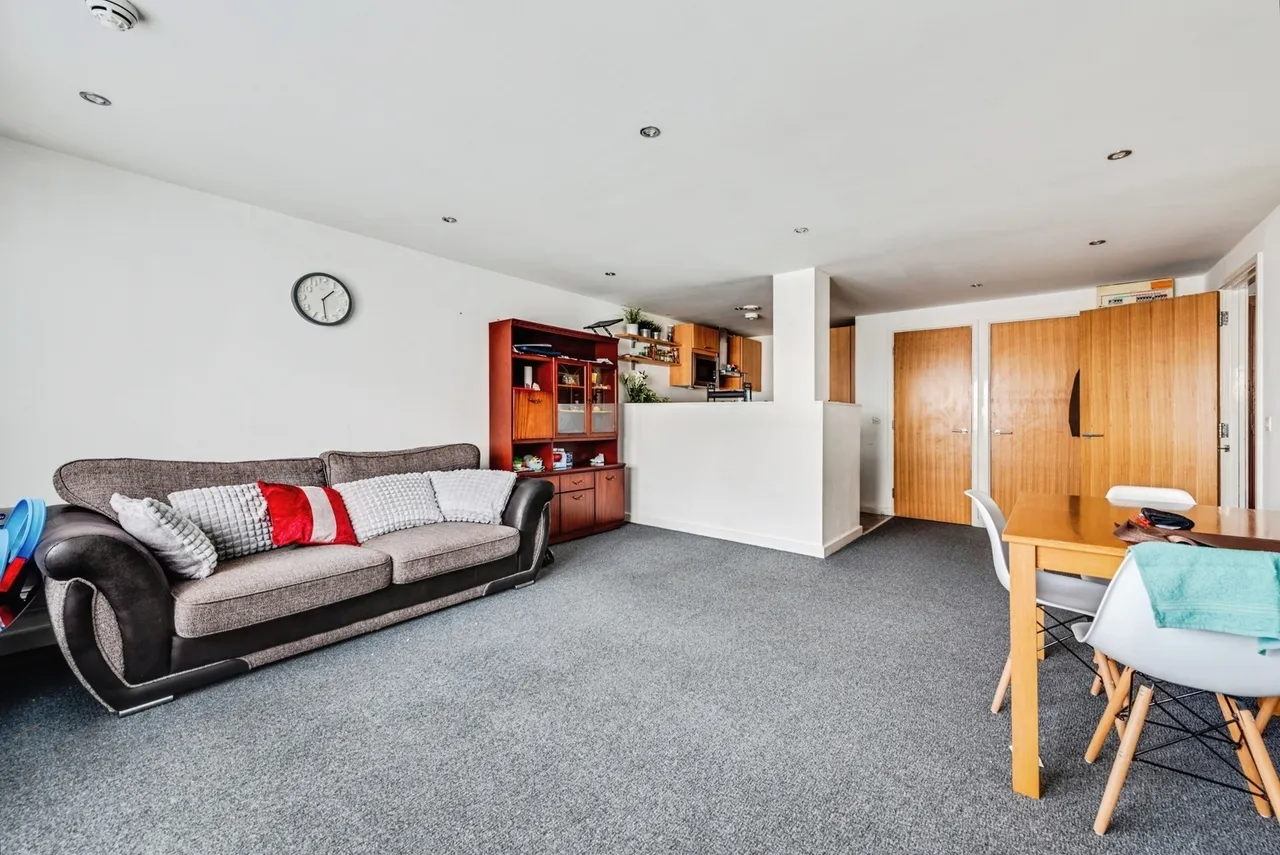 Beckhampton Street, Swindon, Wiltshire, SN1, photo 2