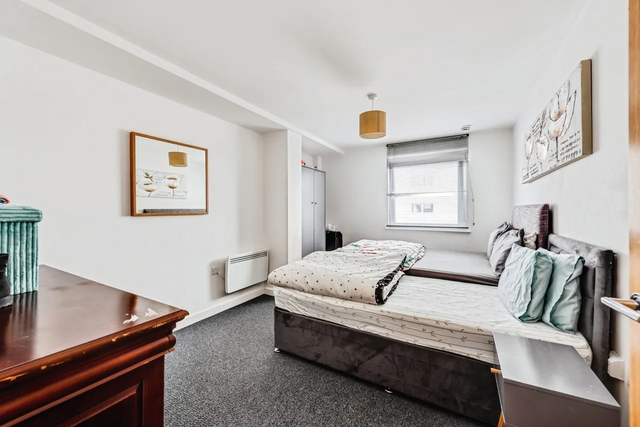 Beckhampton Street, Swindon, Wiltshire, SN1, photo 8