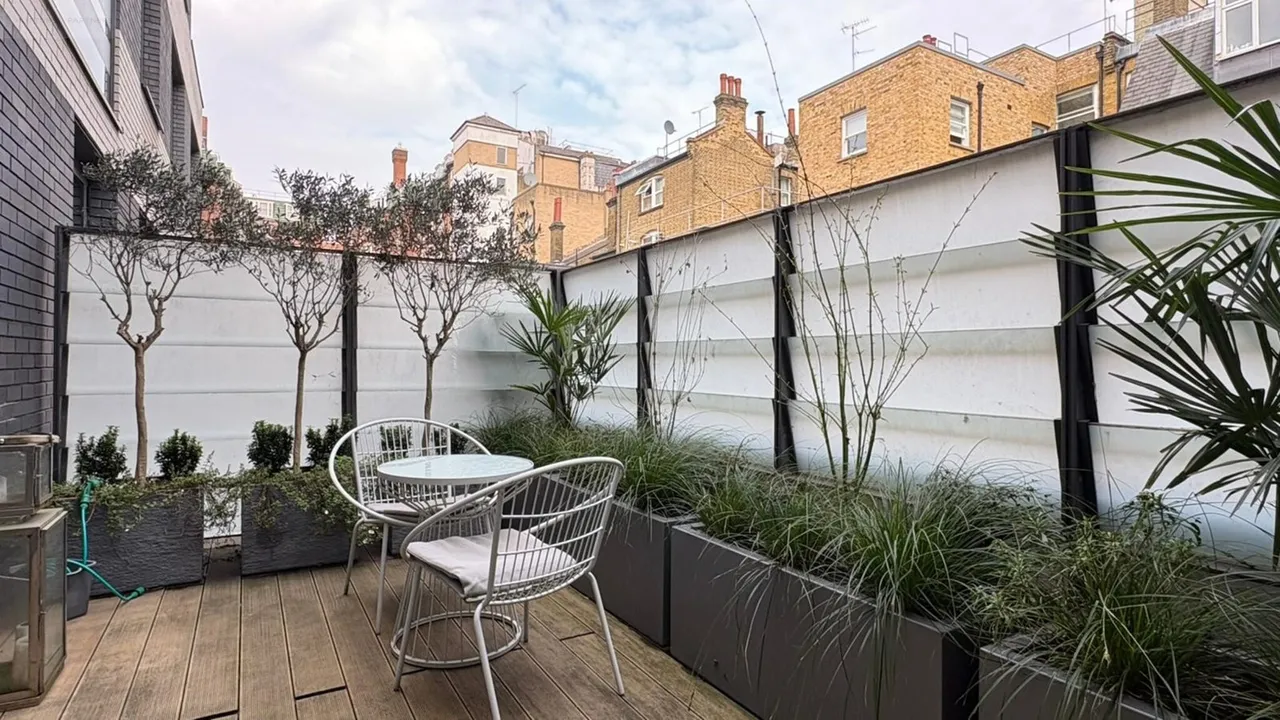 Queensway, London, W2, photo 5