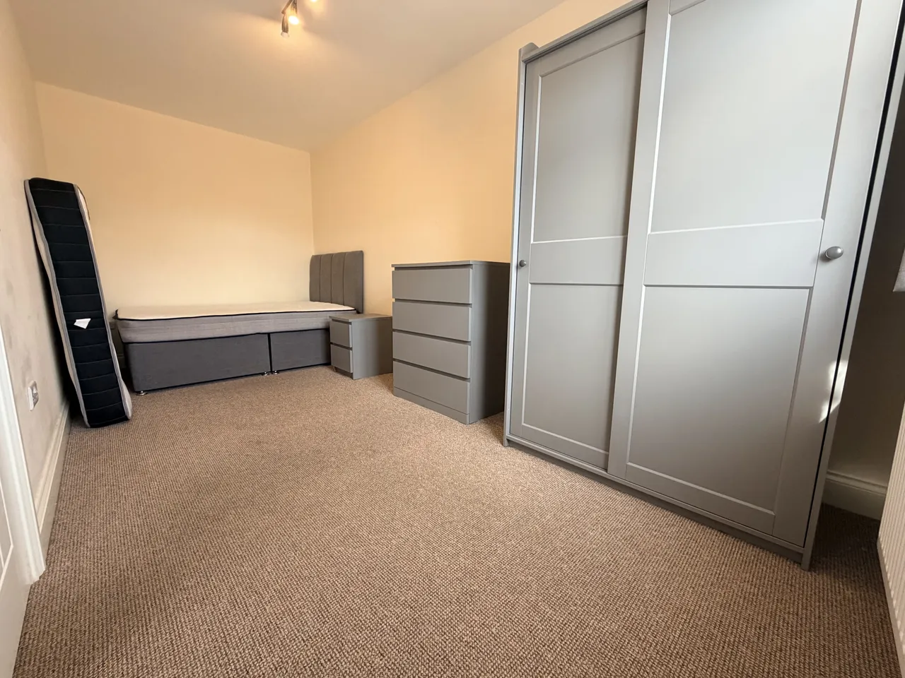 Frome Valley Road, Bristol, BS16, photo 4