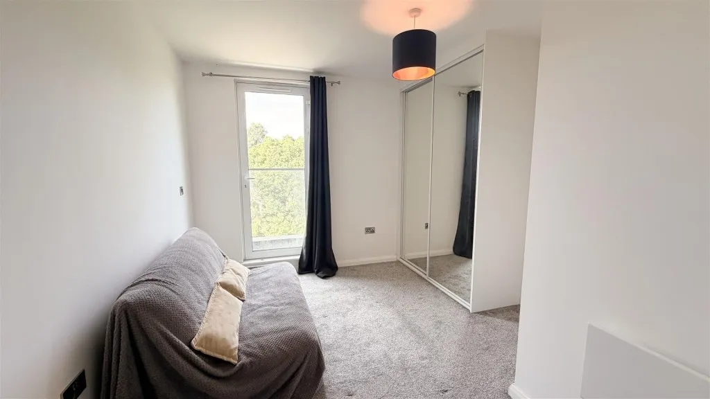 Farnborough Road, Farnborough, photo 7