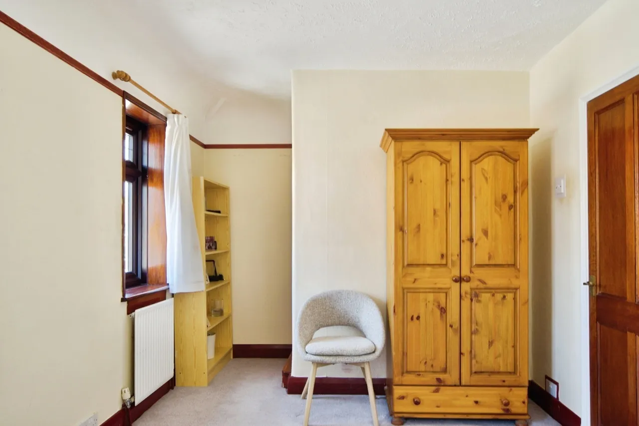 Porters Avenue, Dagenham, RM9, photo 12