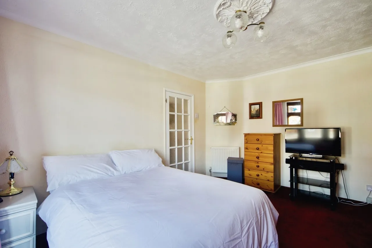 Porters Avenue, Dagenham, RM9, photo 4