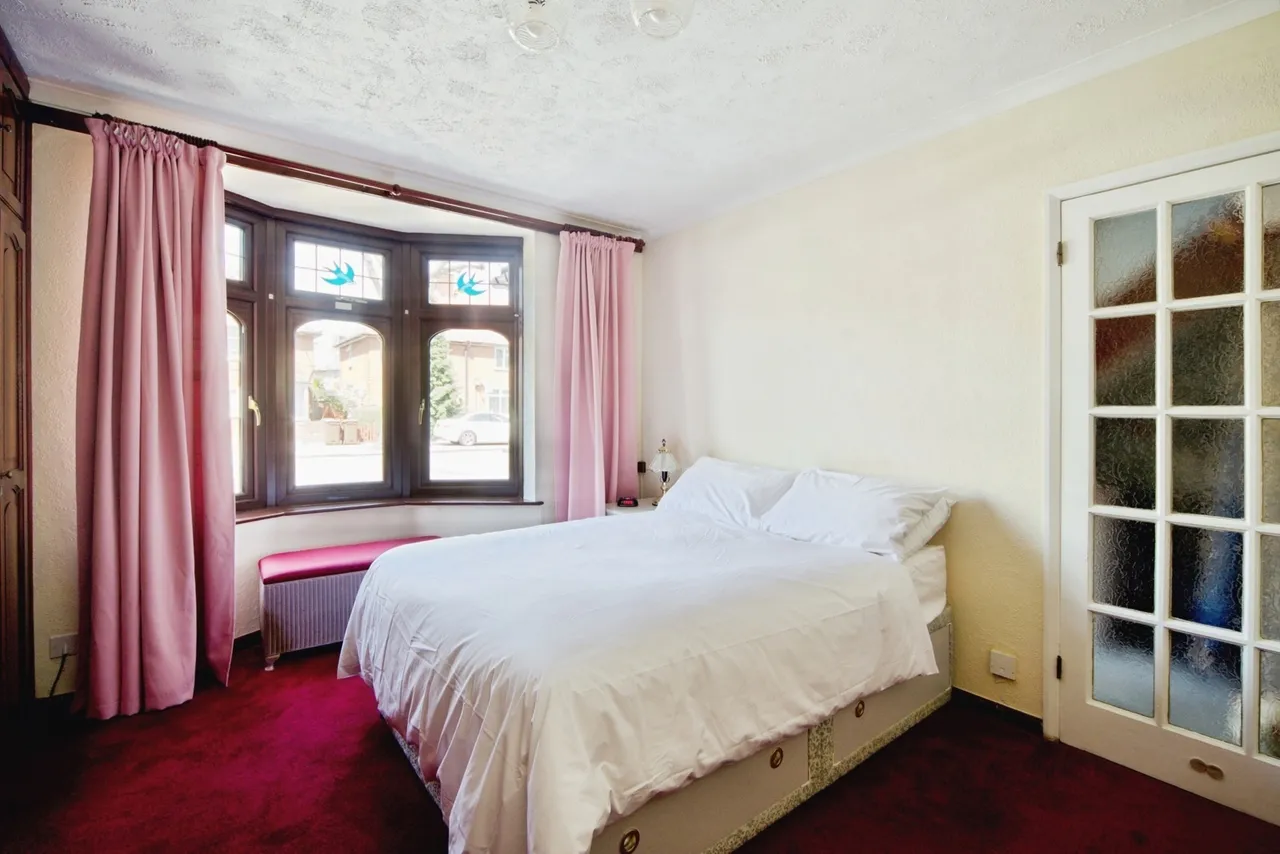 Porters Avenue, Dagenham, RM9, photo 6