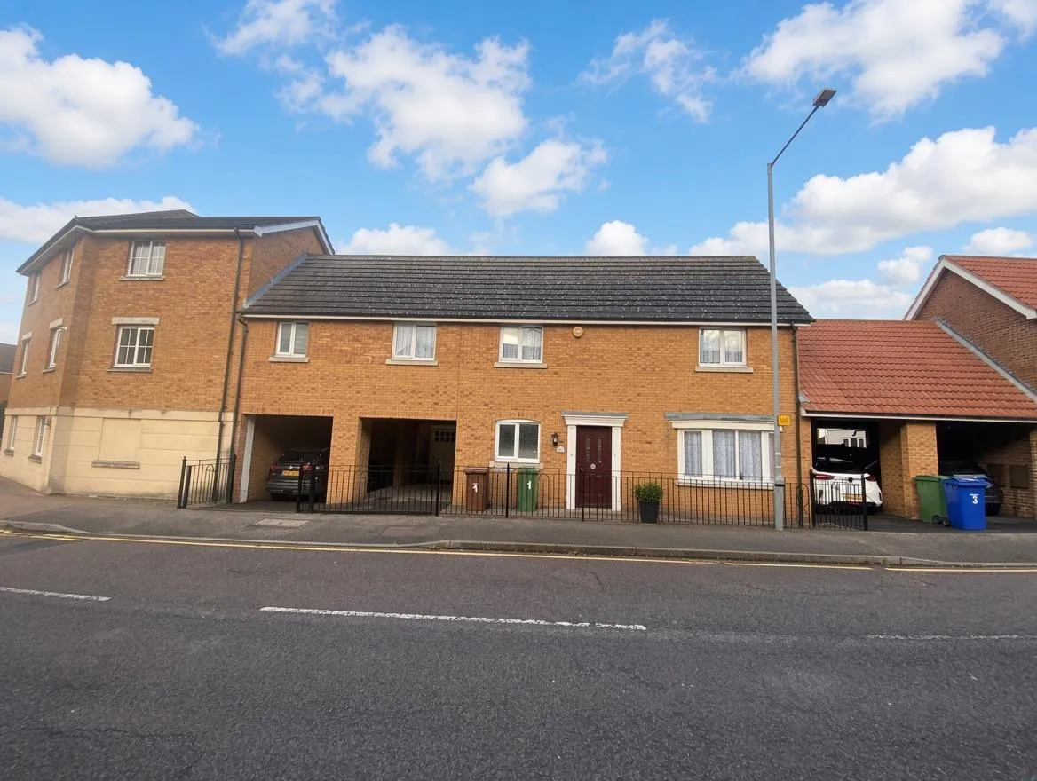5 bed house to rent, Hedingham Road, Chafford Hundred, RM16