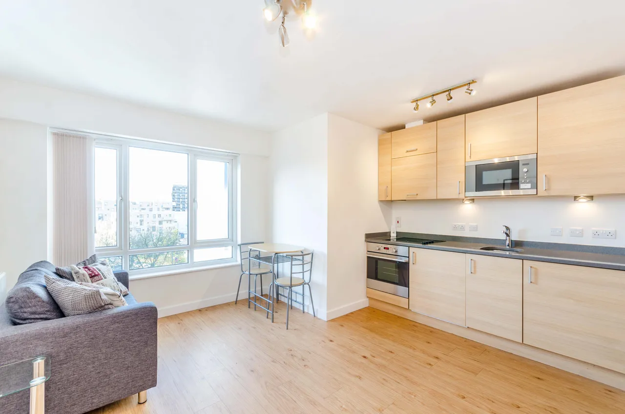 55 Arctic House, 3 Heritage Avenue, London, photo 2