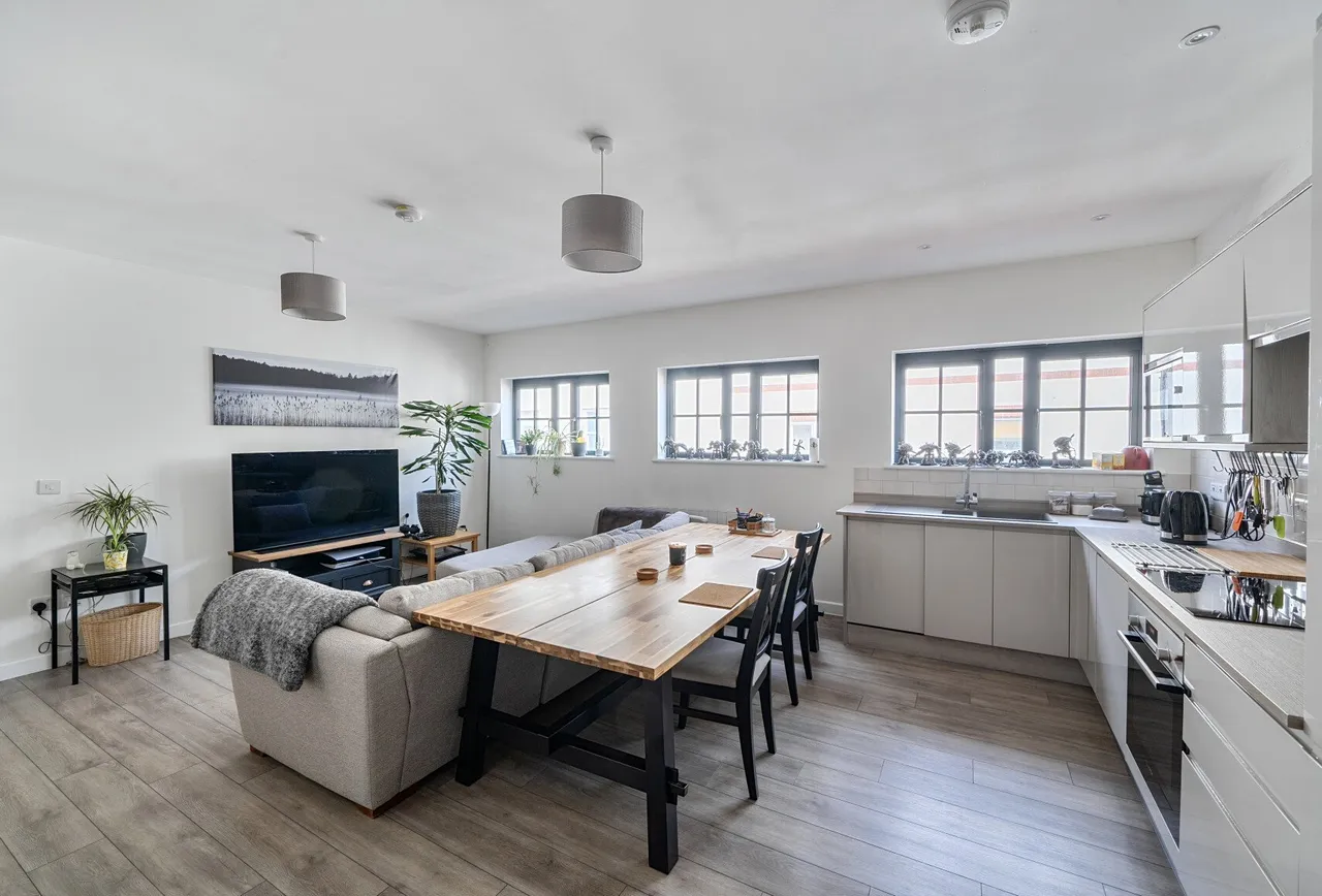 2 bed flat for sale — The Island, Somerset, Midsomer Norton, BA3 2FP