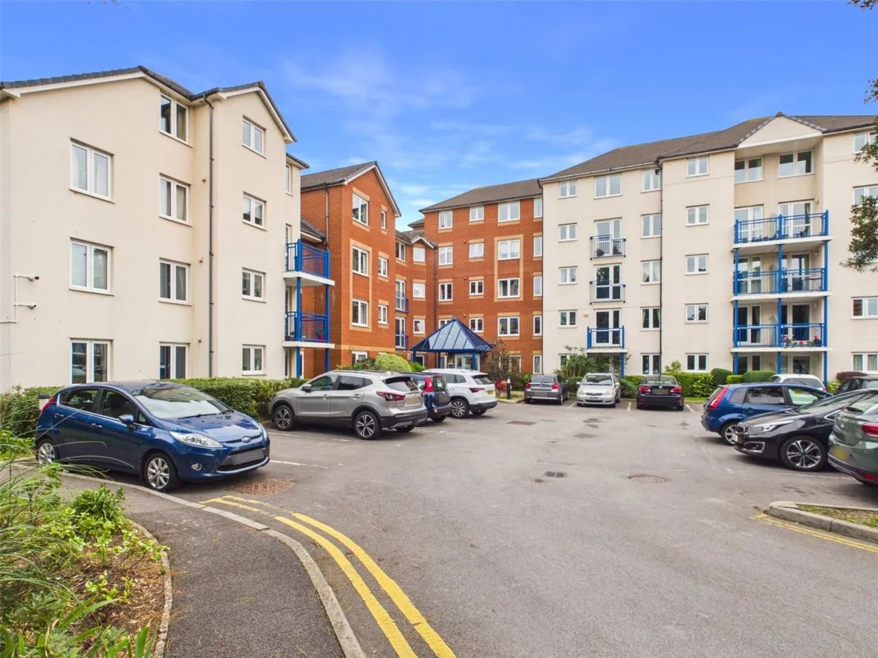 2 bed property for sale, Beach Road, Weston-super-Mare, BS23