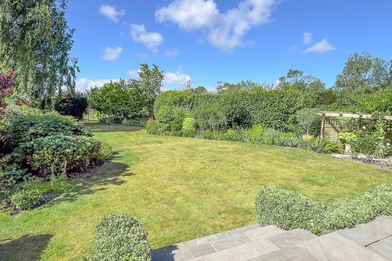 Brent Street, Brent Knoll, TA9, photo 19