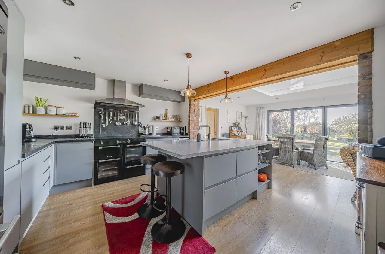 Brent Street, Brent Knoll, TA9, photo 6