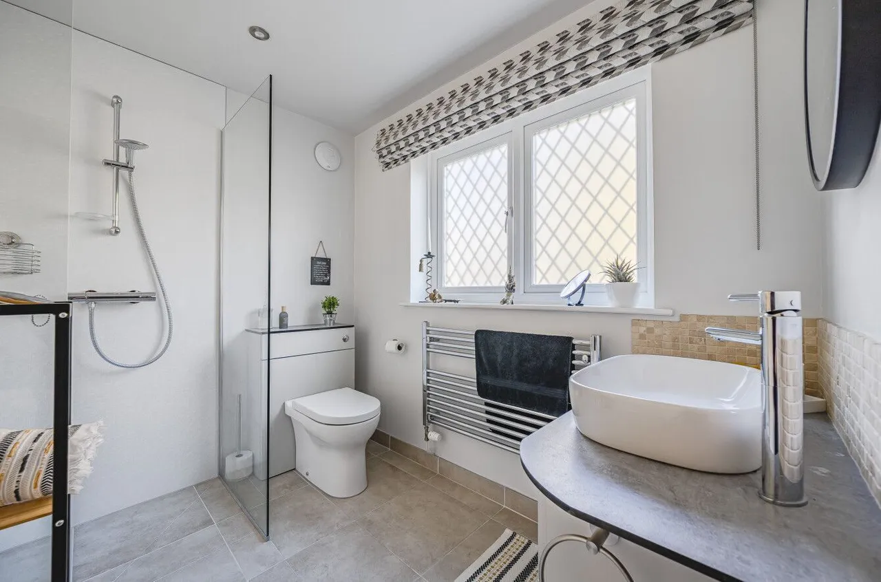 Brent Street, Brent Knoll, TA9, photo 11
