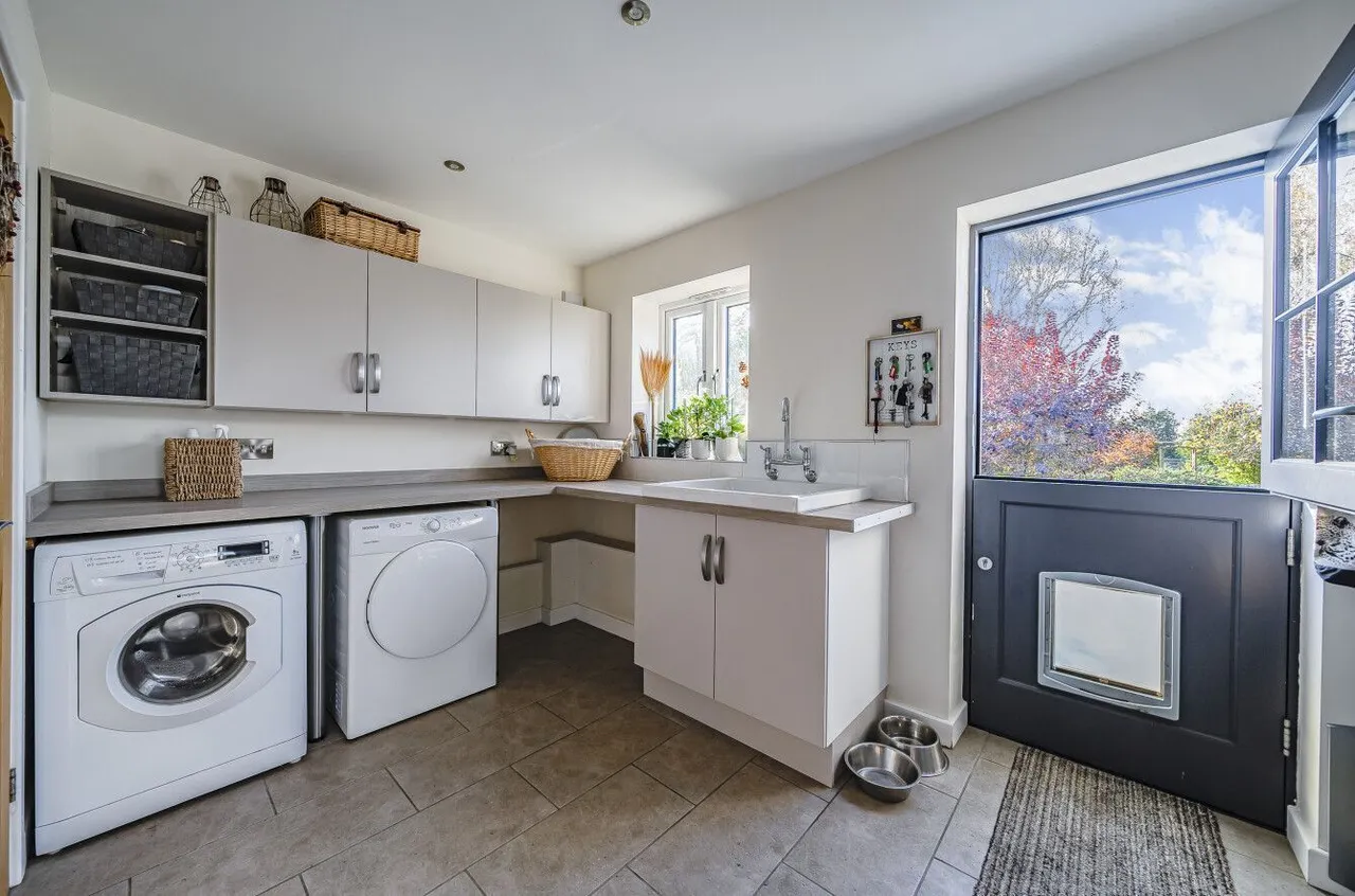 Brent Street, Brent Knoll, TA9, photo 7