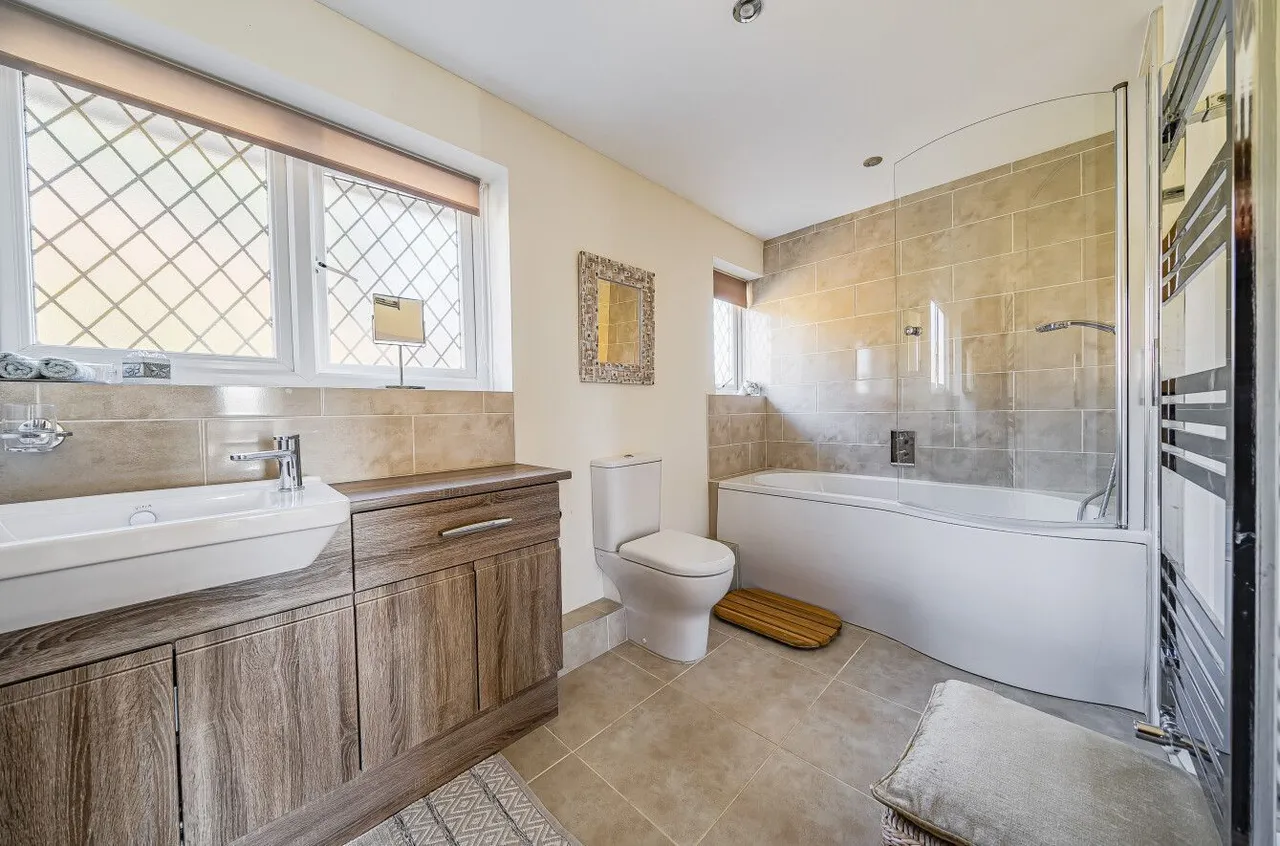 Brent Street, Brent Knoll, TA9, photo 17