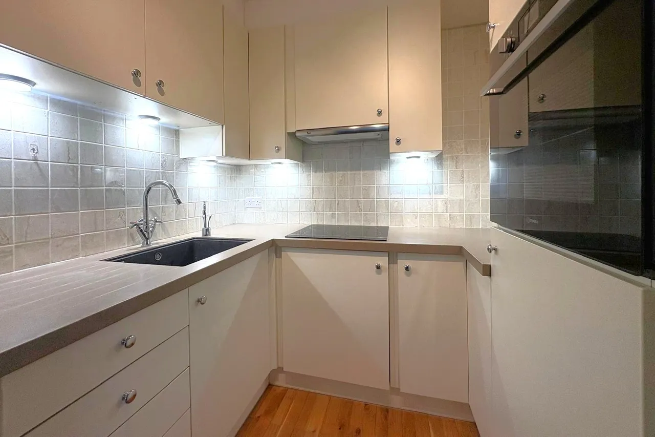 South Street, Farnham, Surrey, GU9 7RU, photo 2