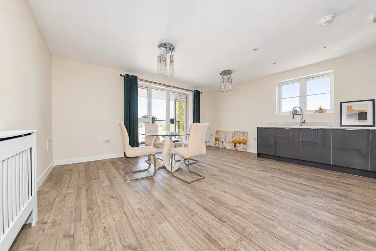 Hurst Avenue, Blackwater, GU17, photo 8