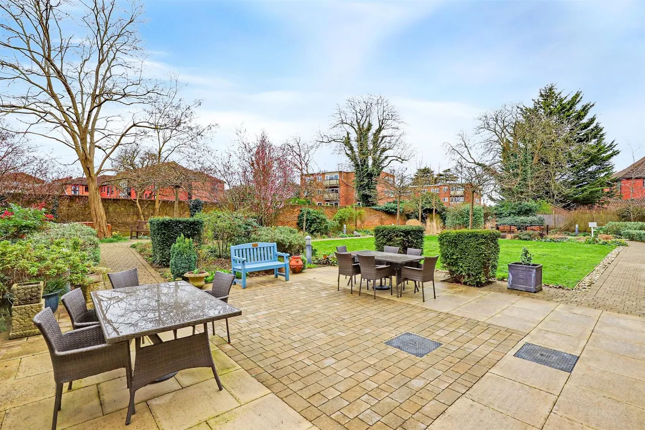 Shotfield, Wallington, SM6, photo 3