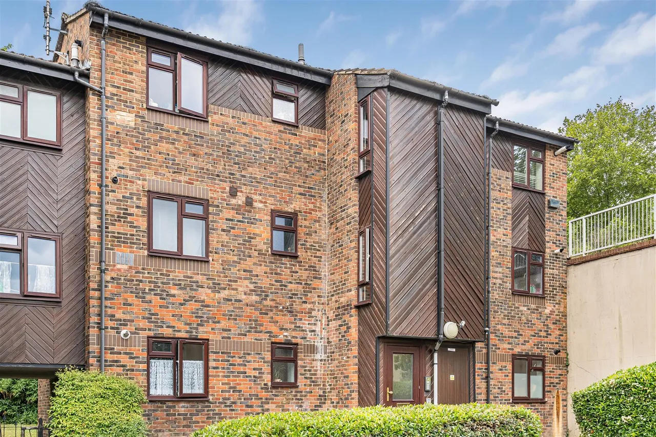 1 bed flat for sale, Cheriton Court, Reading, RG1