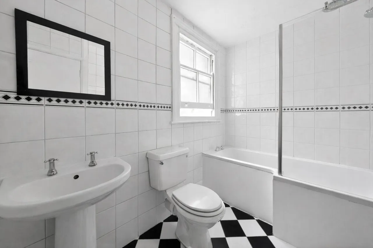 Lynette Avenue, London, photo 7