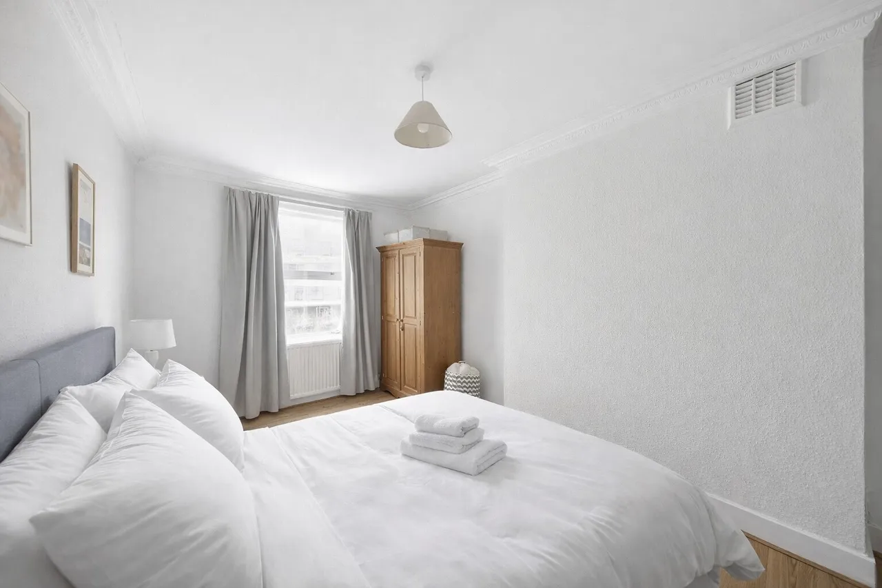 Lynette Avenue, London, photo 10