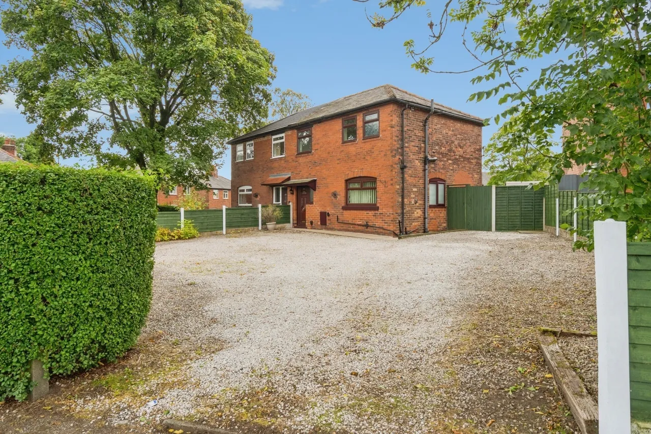 3 bed house for sale, Chorley Road, Bolton, BL5
