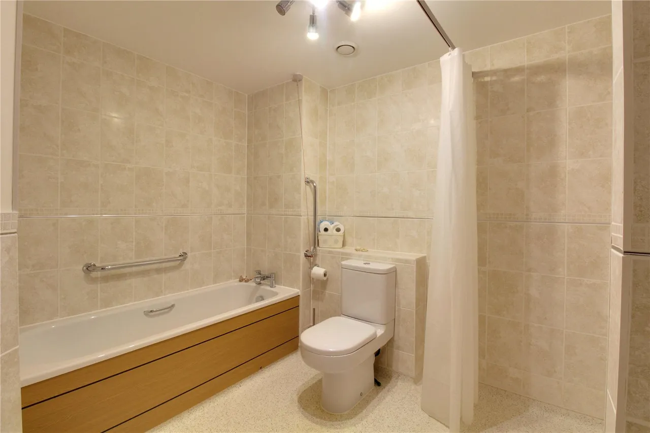 New Road, Basingstoke, Hampshire, RG21 7PF, photo 5