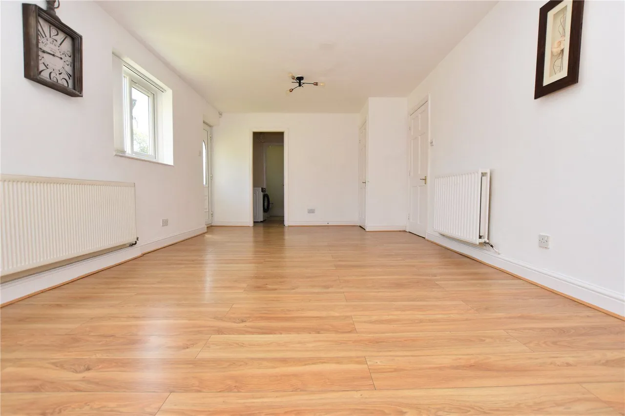 Moorland Road, Drighlington, BD11, photo 6
