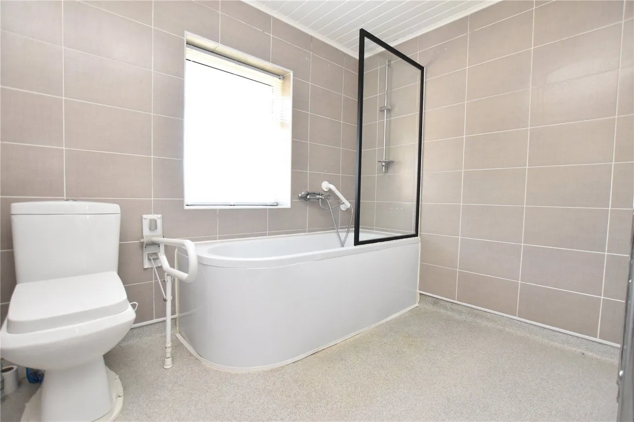 Moorland Road, Drighlington, BD11, photo 14