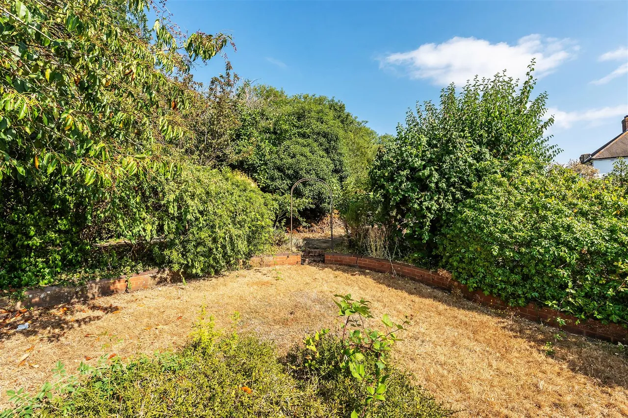 Oaks Close, Leatherhead, KT22, photo 6