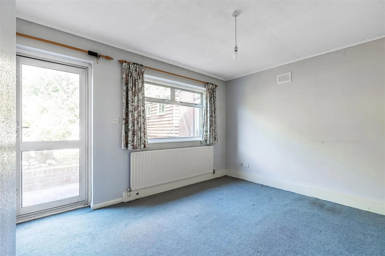 Oaks Close, Leatherhead, KT22, photo 15