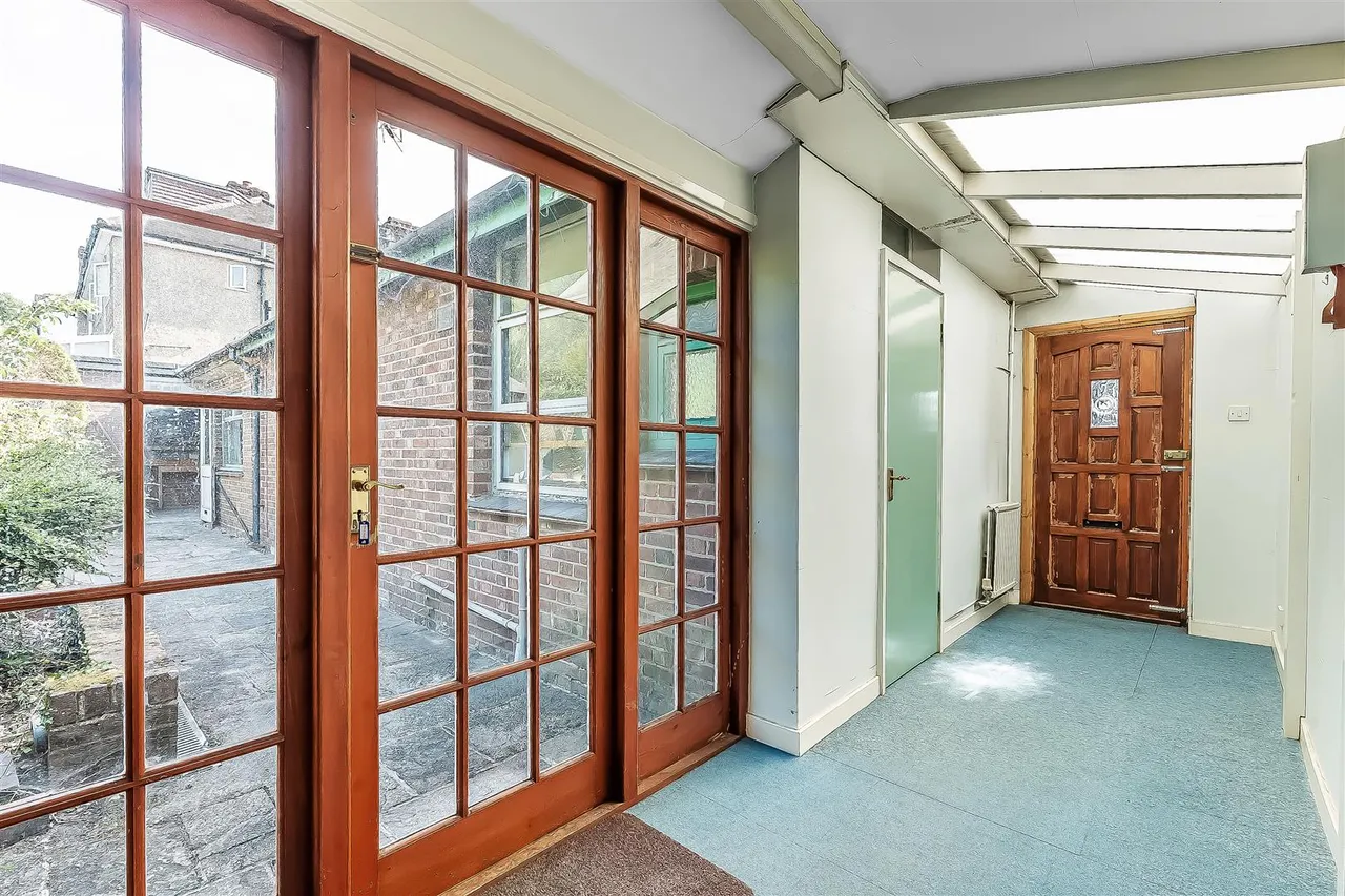 Oaks Close, Leatherhead, KT22, photo 9