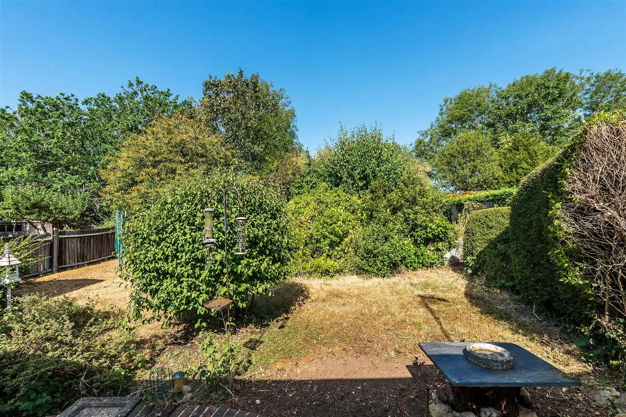 Oaks Close, Leatherhead, KT22, photo 4