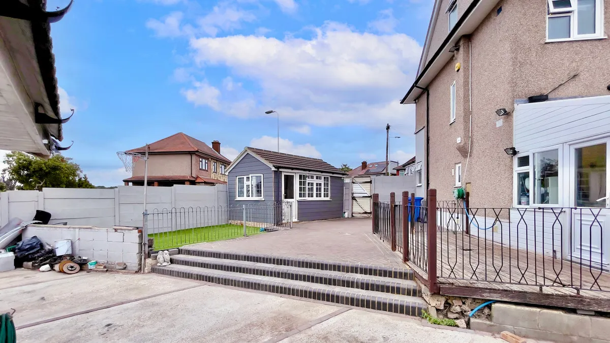 Hunters Grove, Romford, Collier Row, RM5 2UJ, photo 34