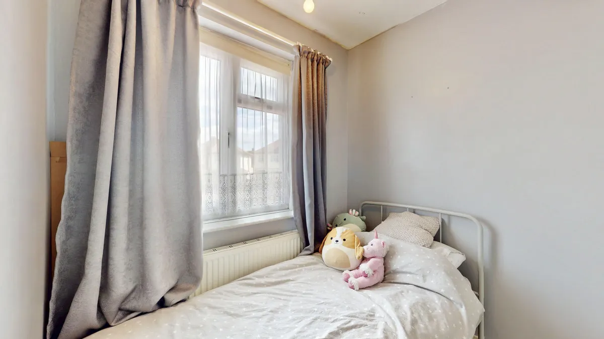 Hunters Grove, Romford, Collier Row, RM5 2UJ, photo 21