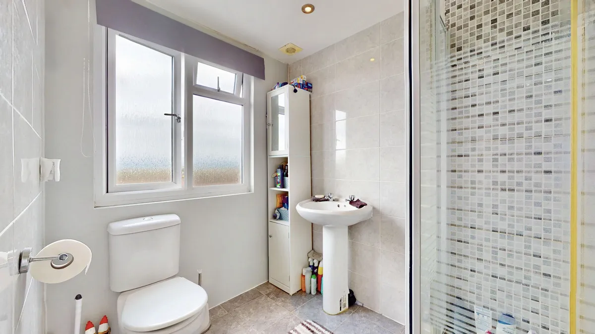 Hunters Grove, Romford, Collier Row, RM5 2UJ, photo 10