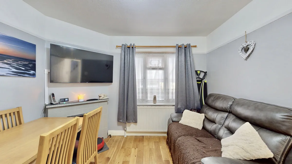 Hunters Grove, Romford, Collier Row, RM5 2UJ, photo 13