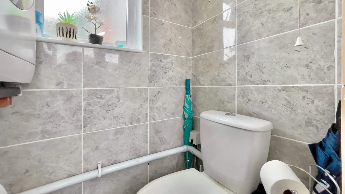 Hunters Grove, Romford, Collier Row, RM5 2UJ, photo 33