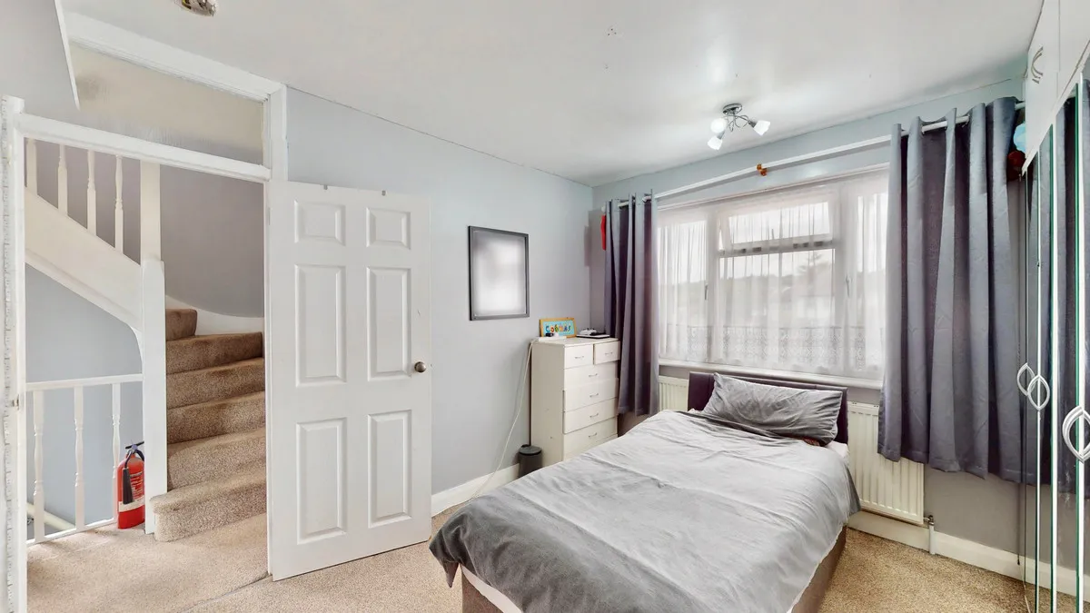 Hunters Grove, Romford, Collier Row, RM5 2UJ, photo 24