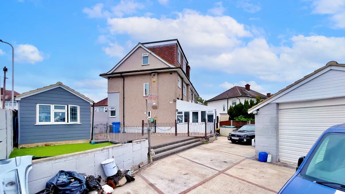 Hunters Grove, Romford, Collier Row, RM5 2UJ, photo 11