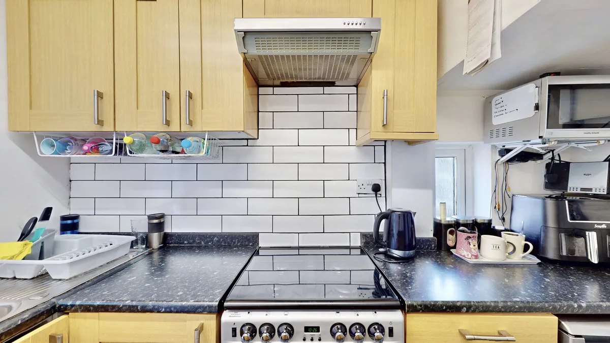 Hunters Grove, Romford, Collier Row, RM5 2UJ, photo 14