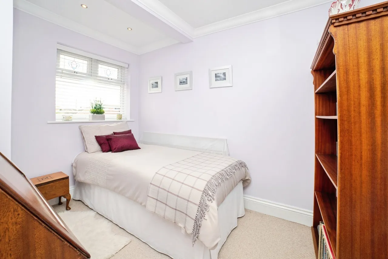 Eakring Road, Mansfield, Nottinghamshire, NG18, photo 32