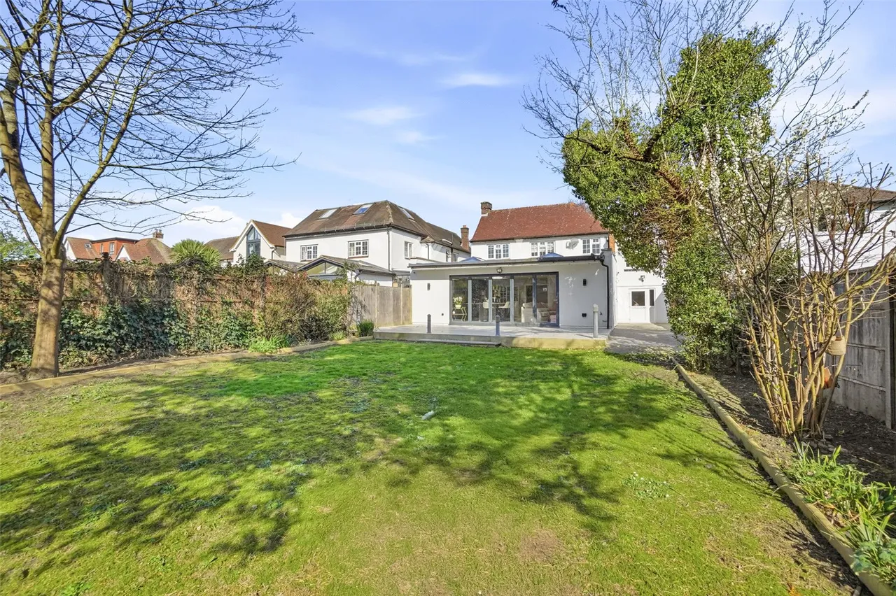 Courtlands Avenue, Hampton, TW12 3NS, photo 5