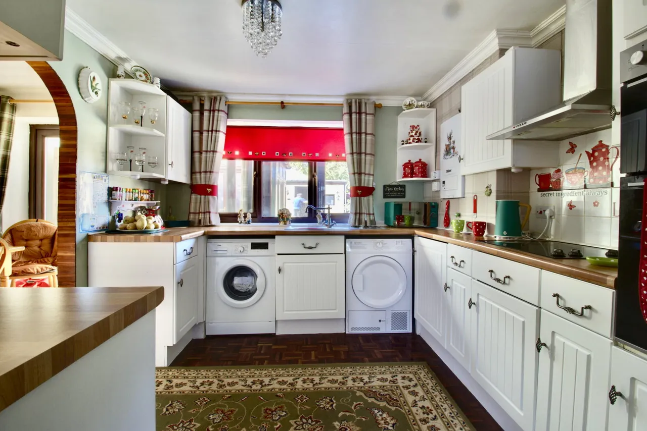 Keats Avenue, Romford, RM3, photo 2