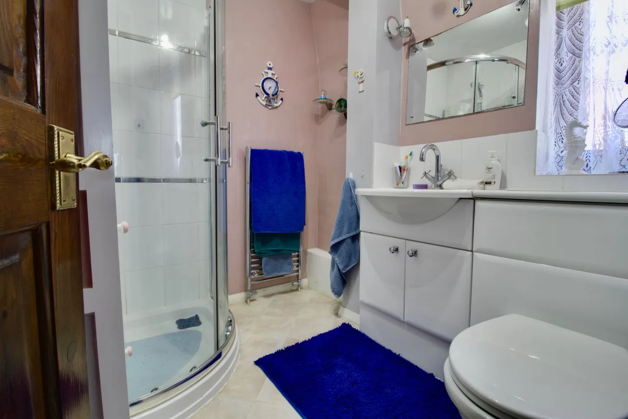 Keats Avenue, Romford, RM3, photo 16