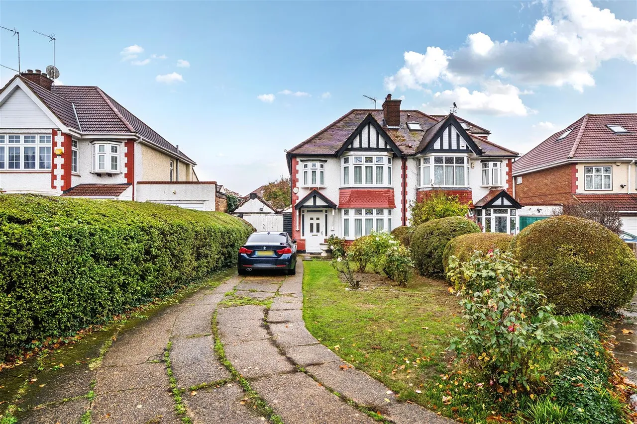 3 bed house for sale, Blenheim Gardens, Wembley