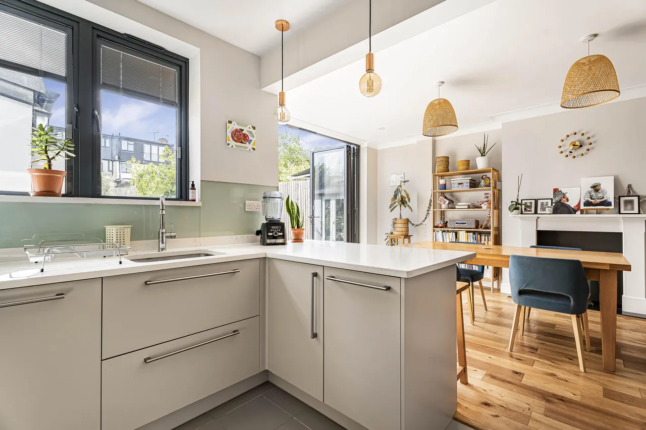 Priory Road, N8, photo 16