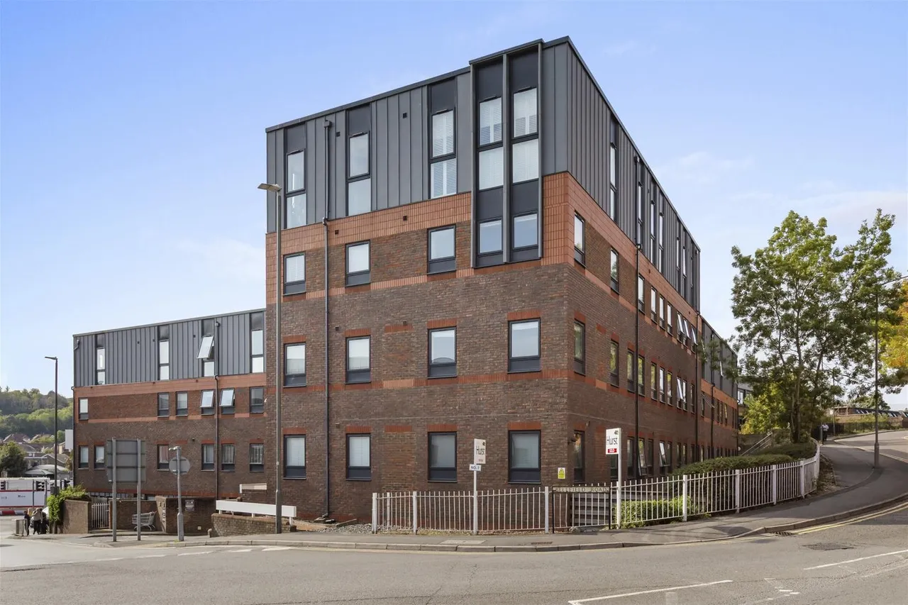 1 bed flat for sale, Bellfield Road, High Wycombe, HP13