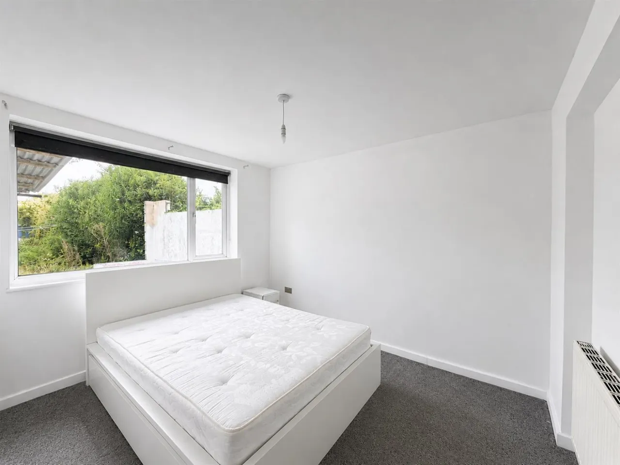 Semi-Detached To LetVicarage Farm Road, Hounslow, TW5, photo 5