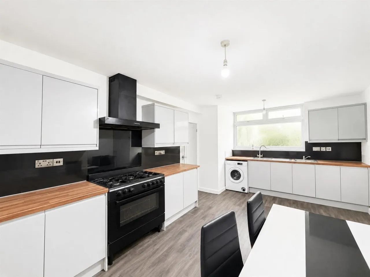 Semi-Detached To LetVicarage Farm Road, Hounslow, TW5, photo 6